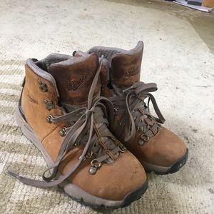 Danner 600 women’s hiking boots